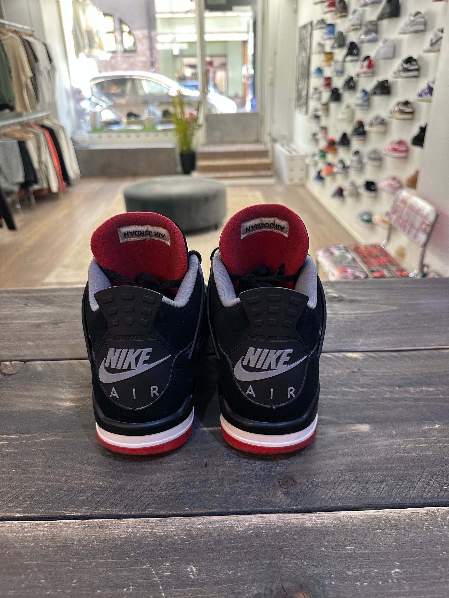 Jordan 4 Bred 2019 (Eu: 43)