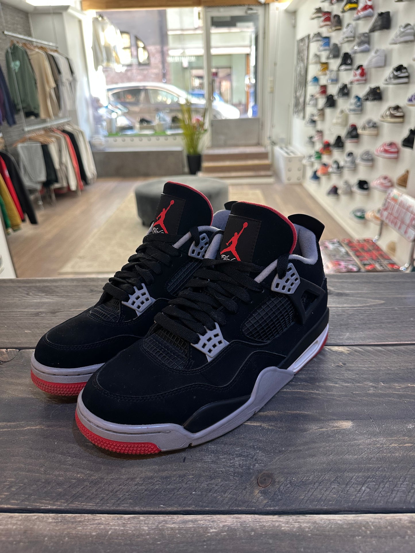 Jordan 4 Bred 2019 (Eu: 43)