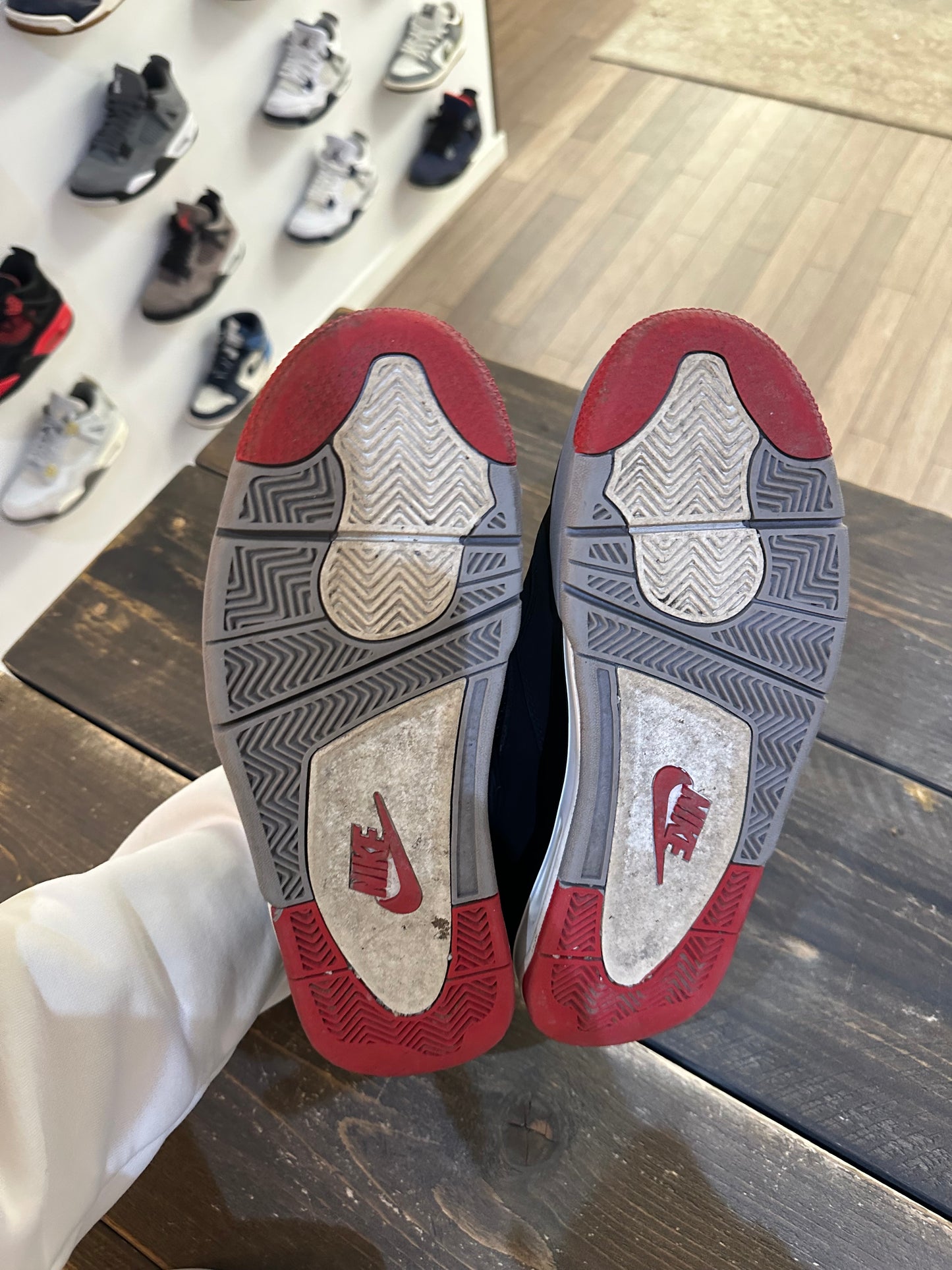 Jordan 4 Bred 2019 (Eu: 43)