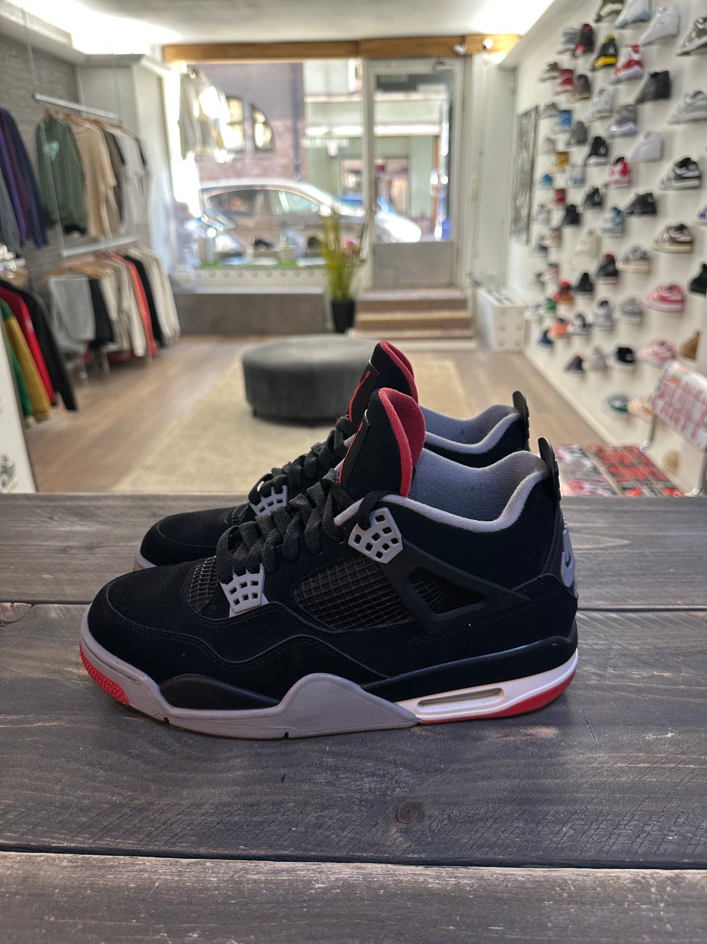 Jordan 4 Bred 2019 (Eu: 43)