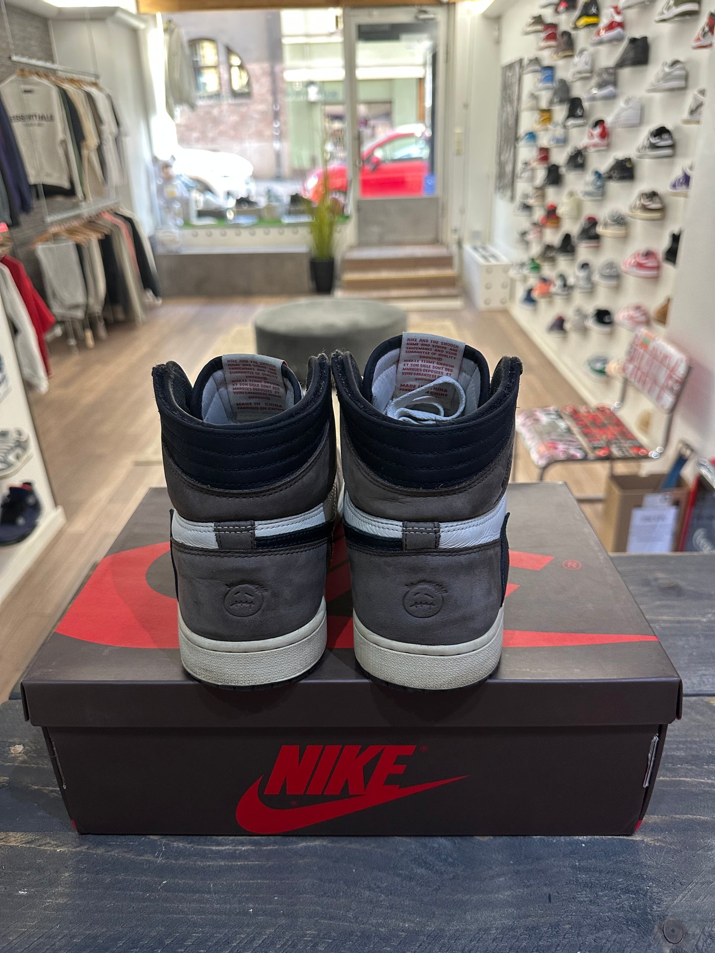 Jordan 1 Retro High Travis Scott (Eu: 44)