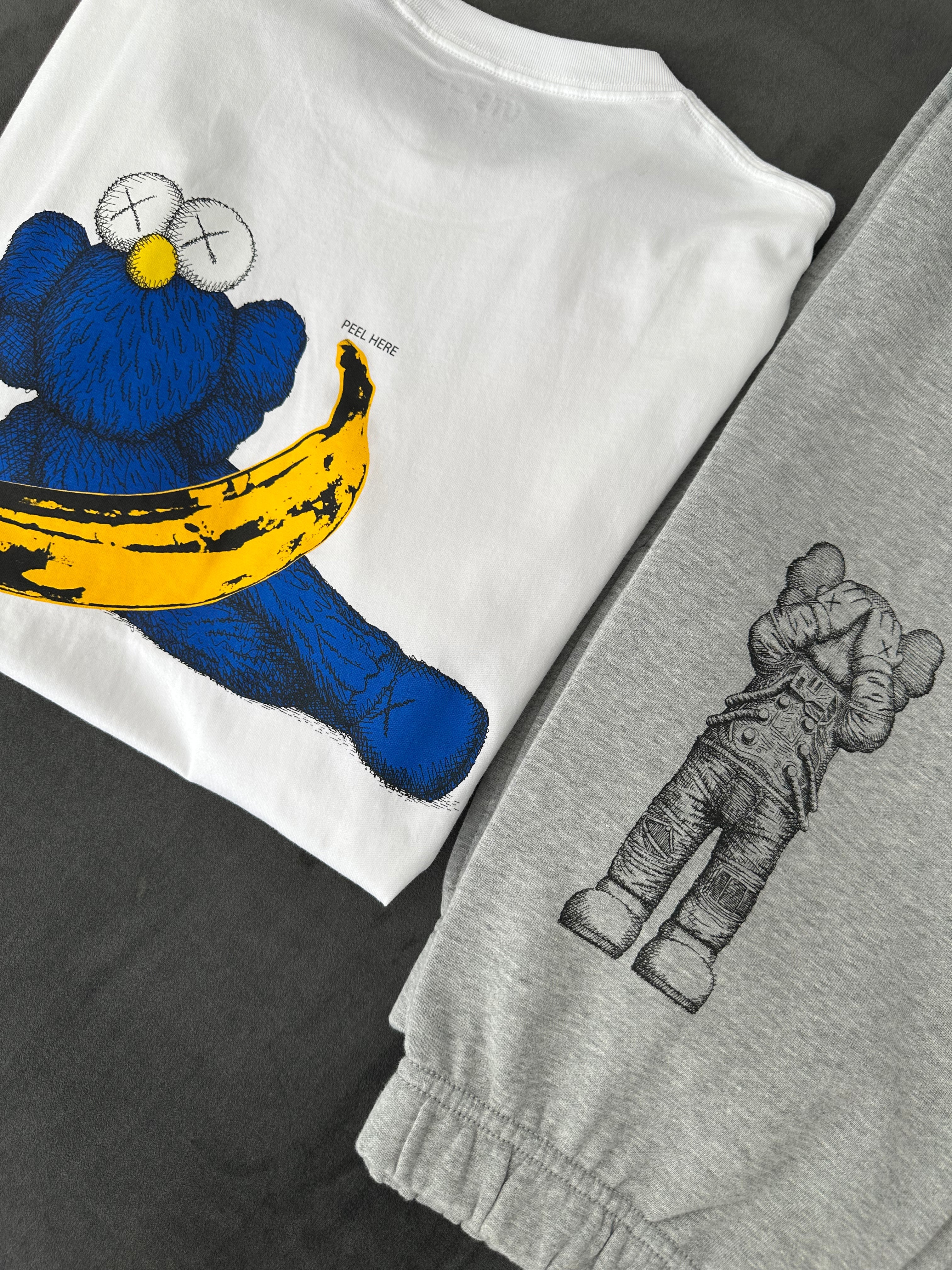 Kaws vaatteet