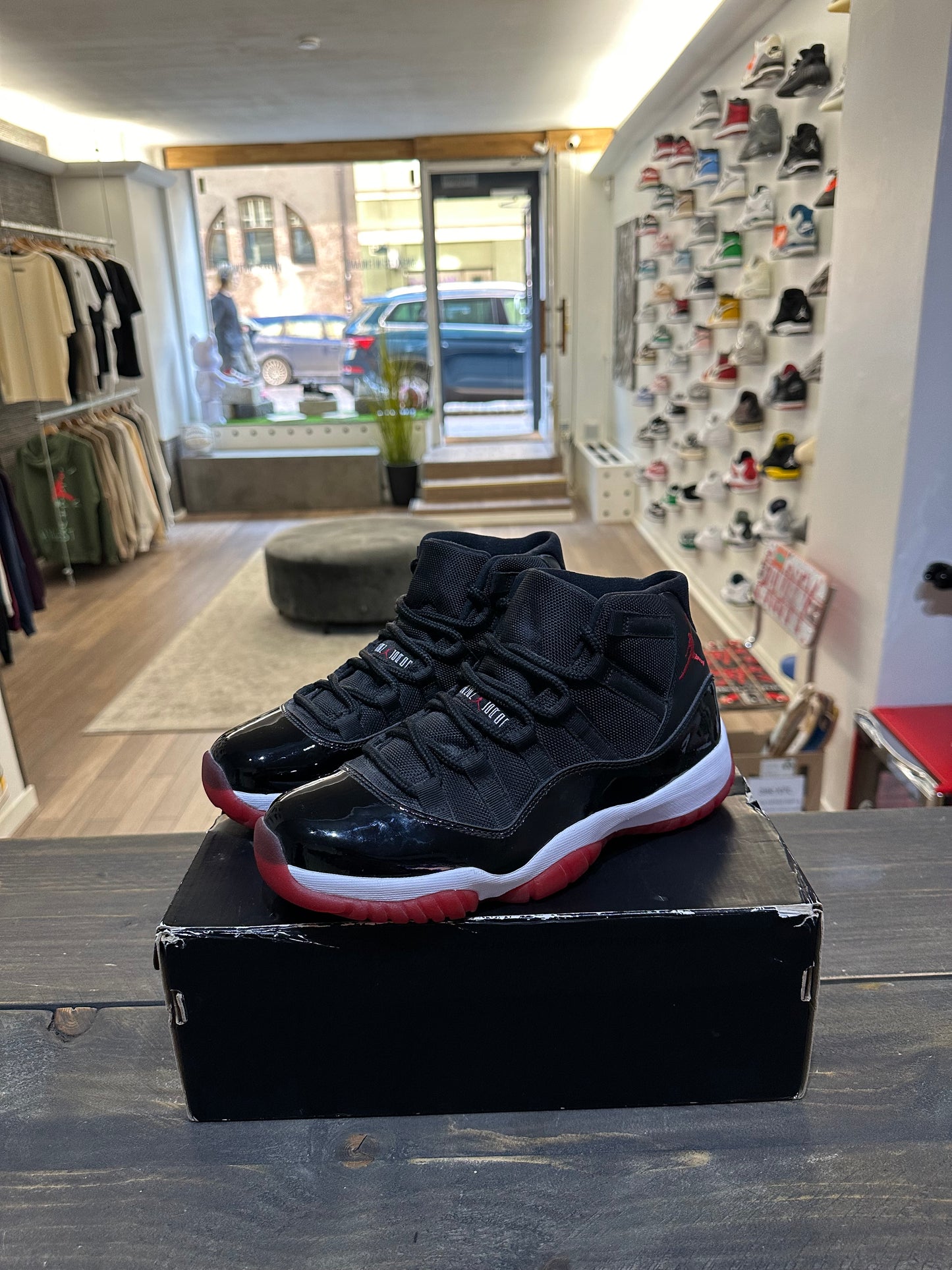 Jordan 11 Retro Playoff Bred (Eu:41)