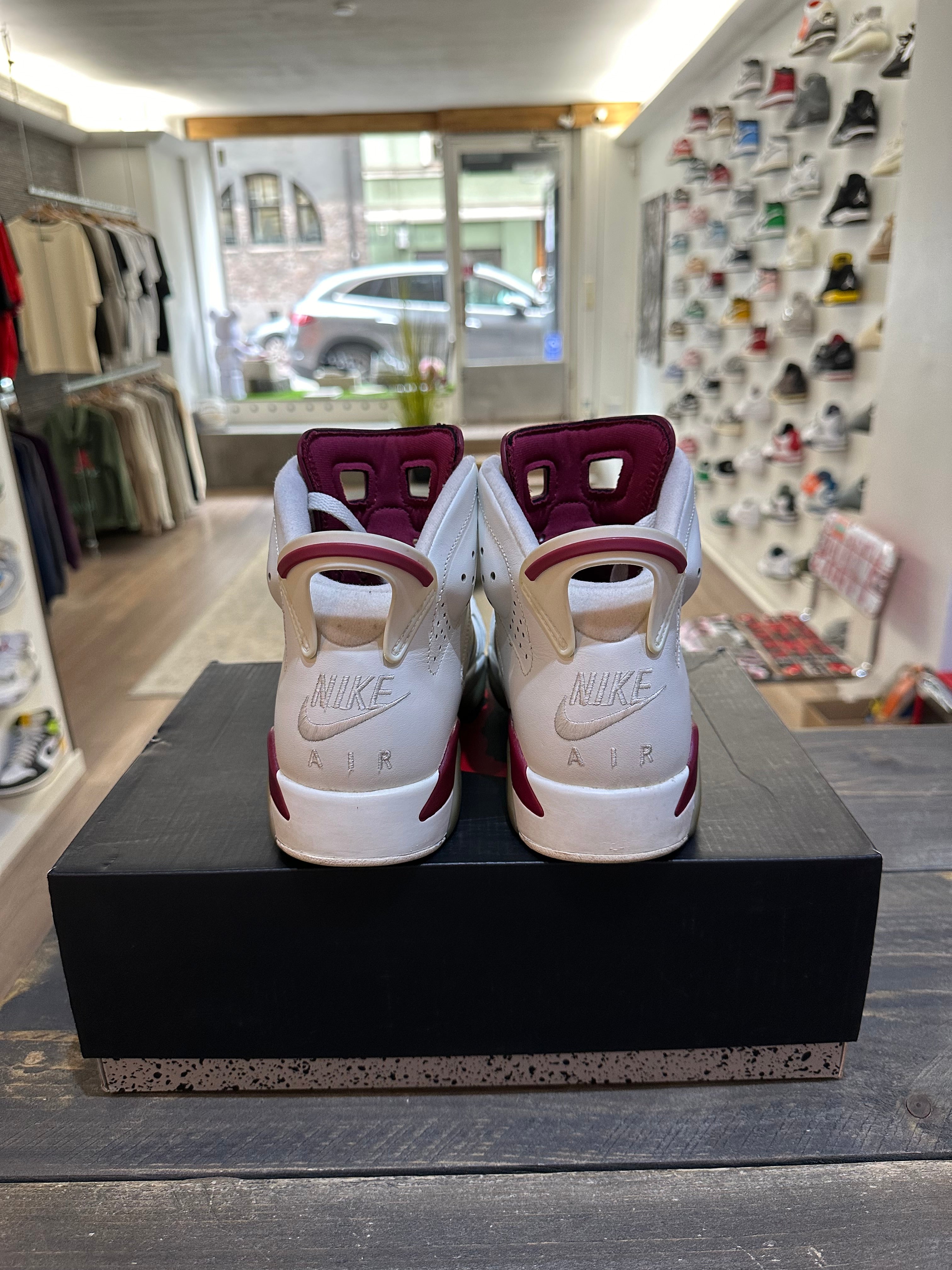 Jordan 6 Retro Maroon (Eu: 40) 