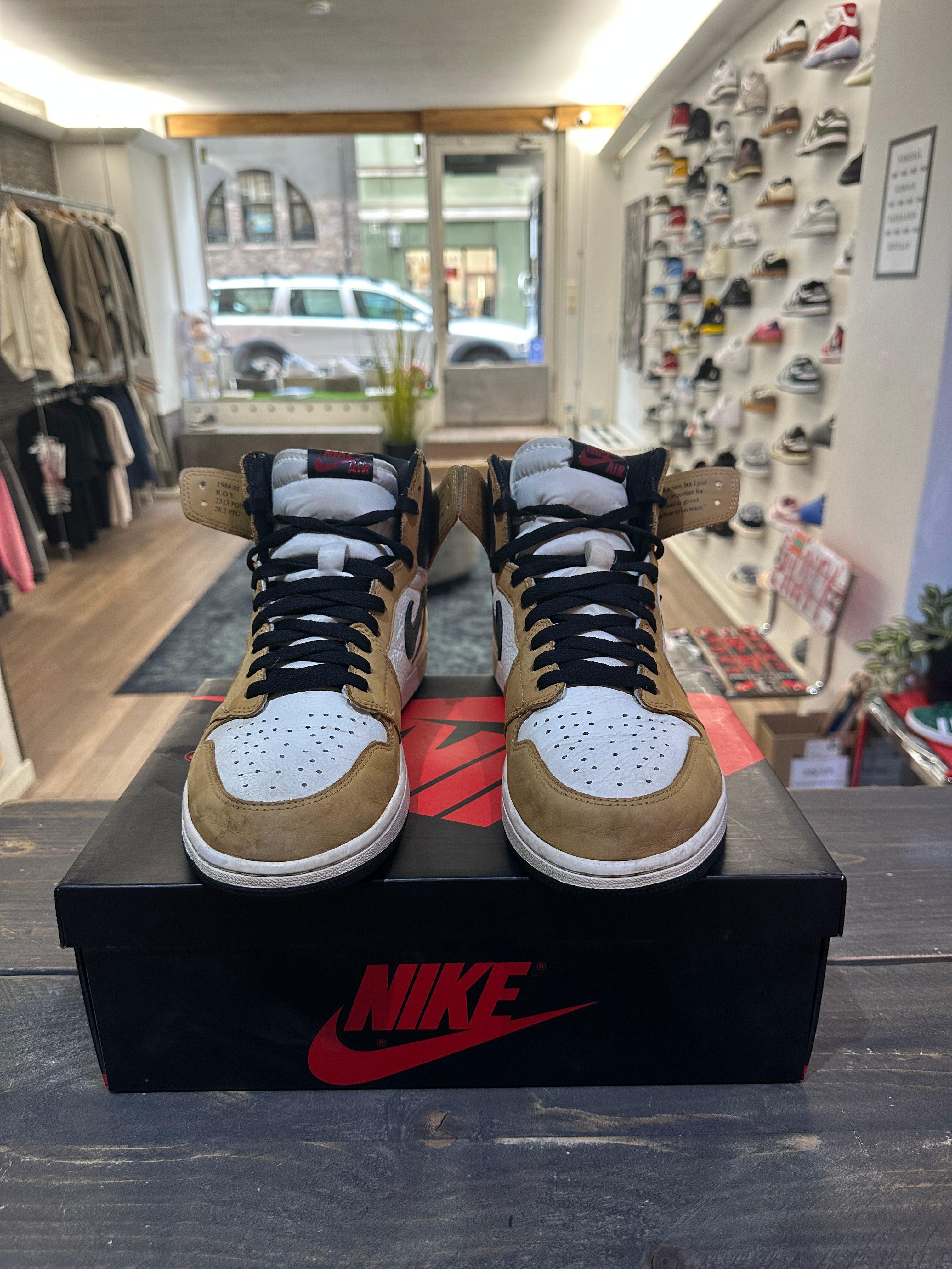 Jordan 1 Retro High Rookie of the Year (Eu:46)