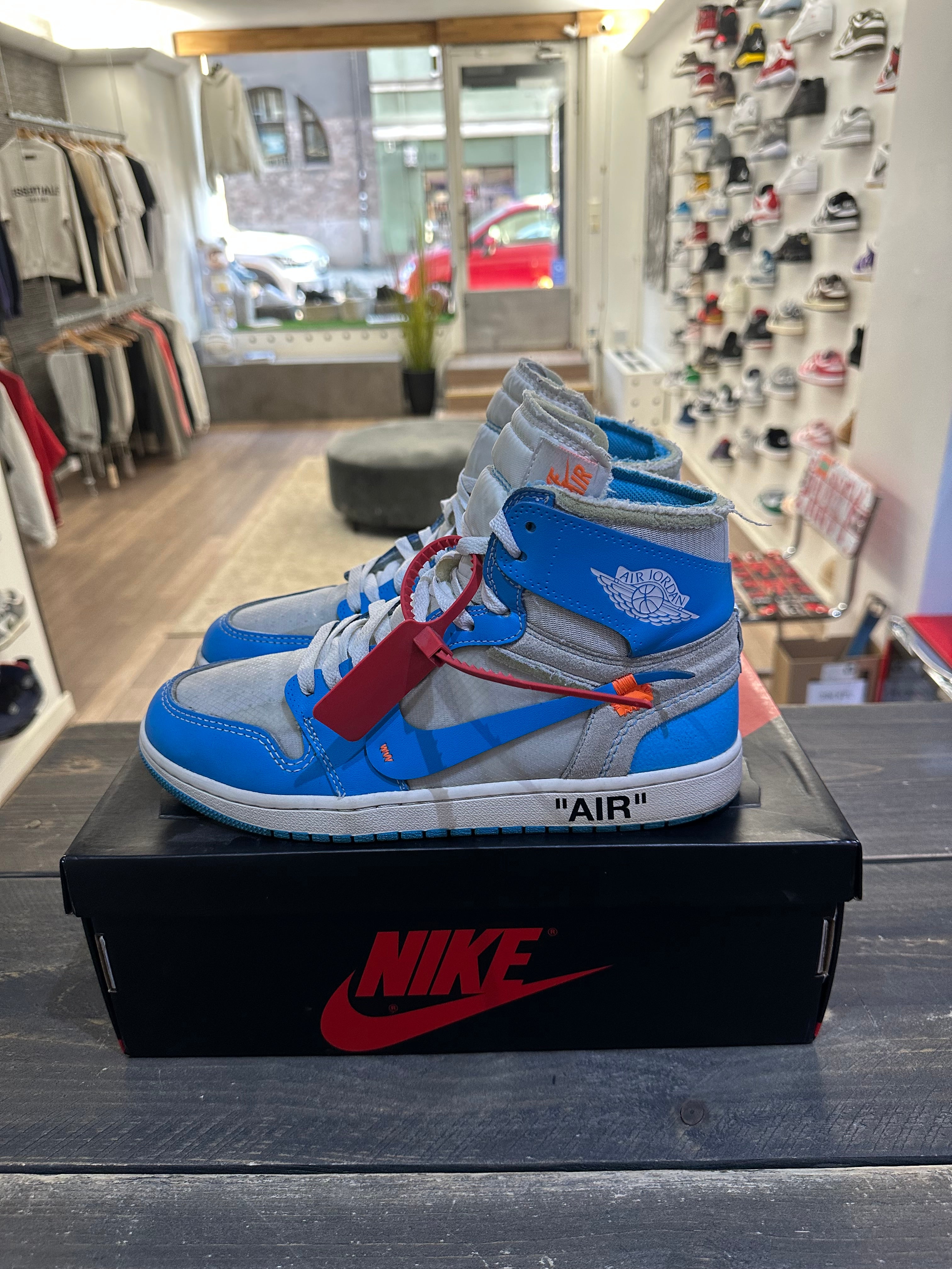 Jordan 1 Retro High Off-White University Blue (Eu:44)
