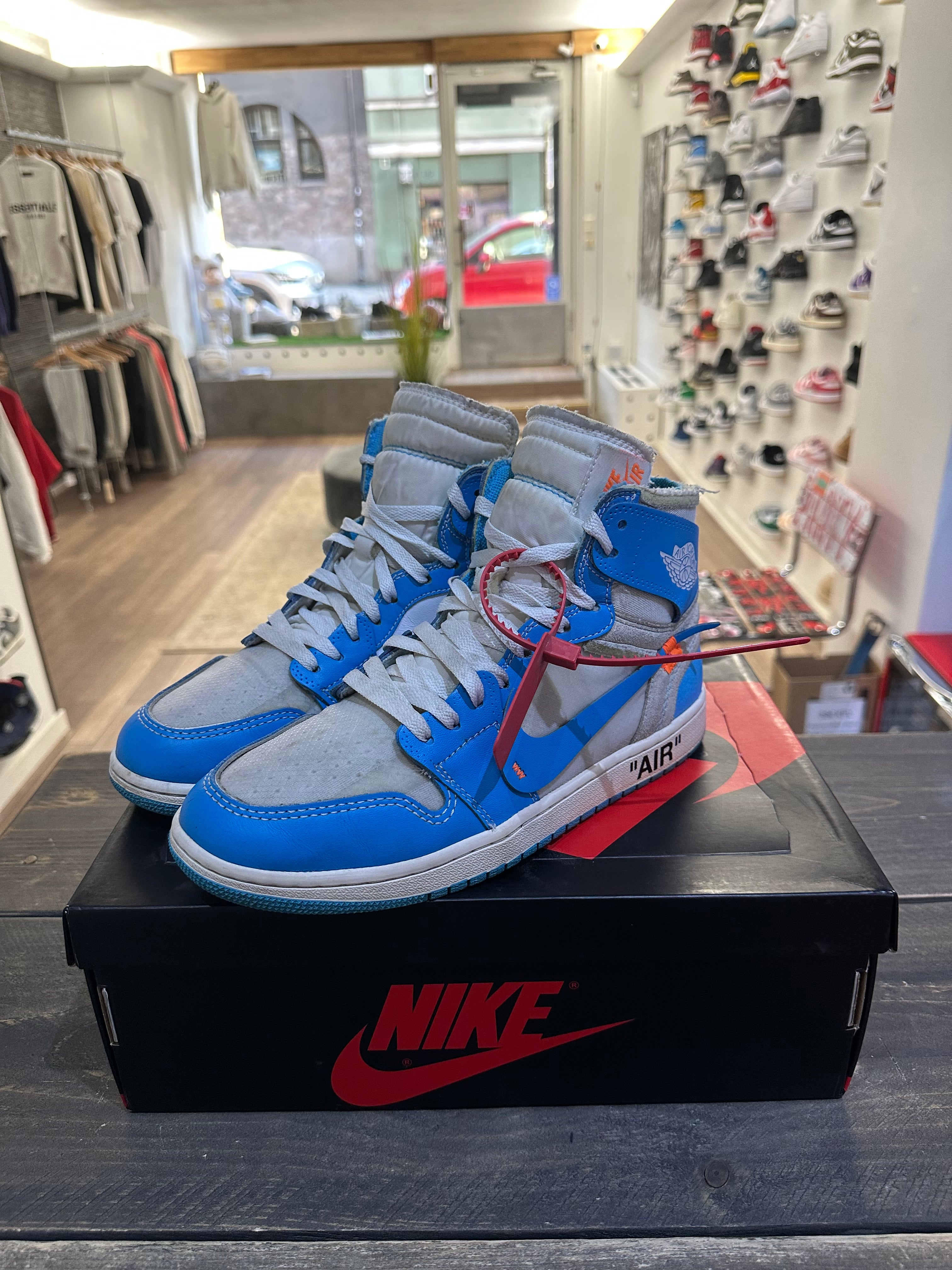 Jordan 1 Retro High Off-White University Blue (Eu:44)