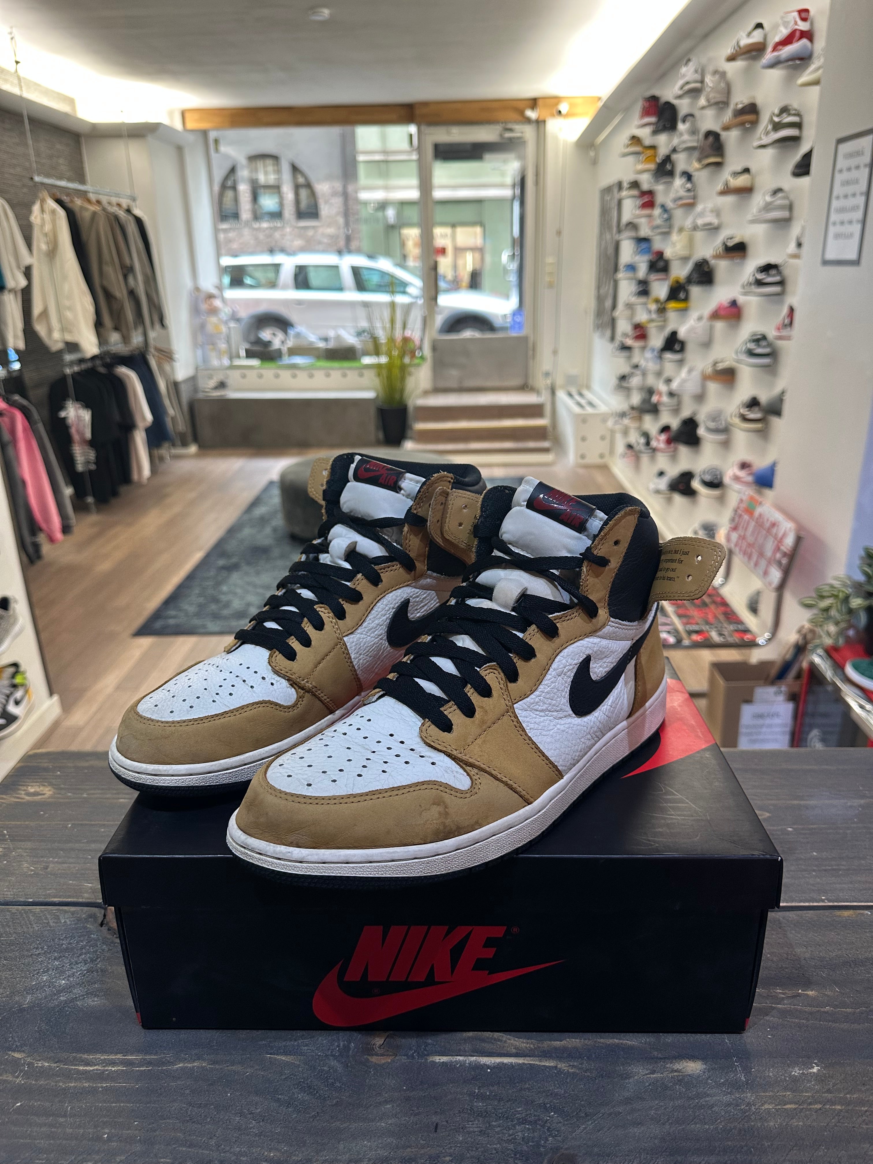 Jordan 1 Retro High Rookie of the Year (Eu:46)