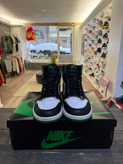 Jordan 1 Retro High OG Lucky Green (Eu: 45)