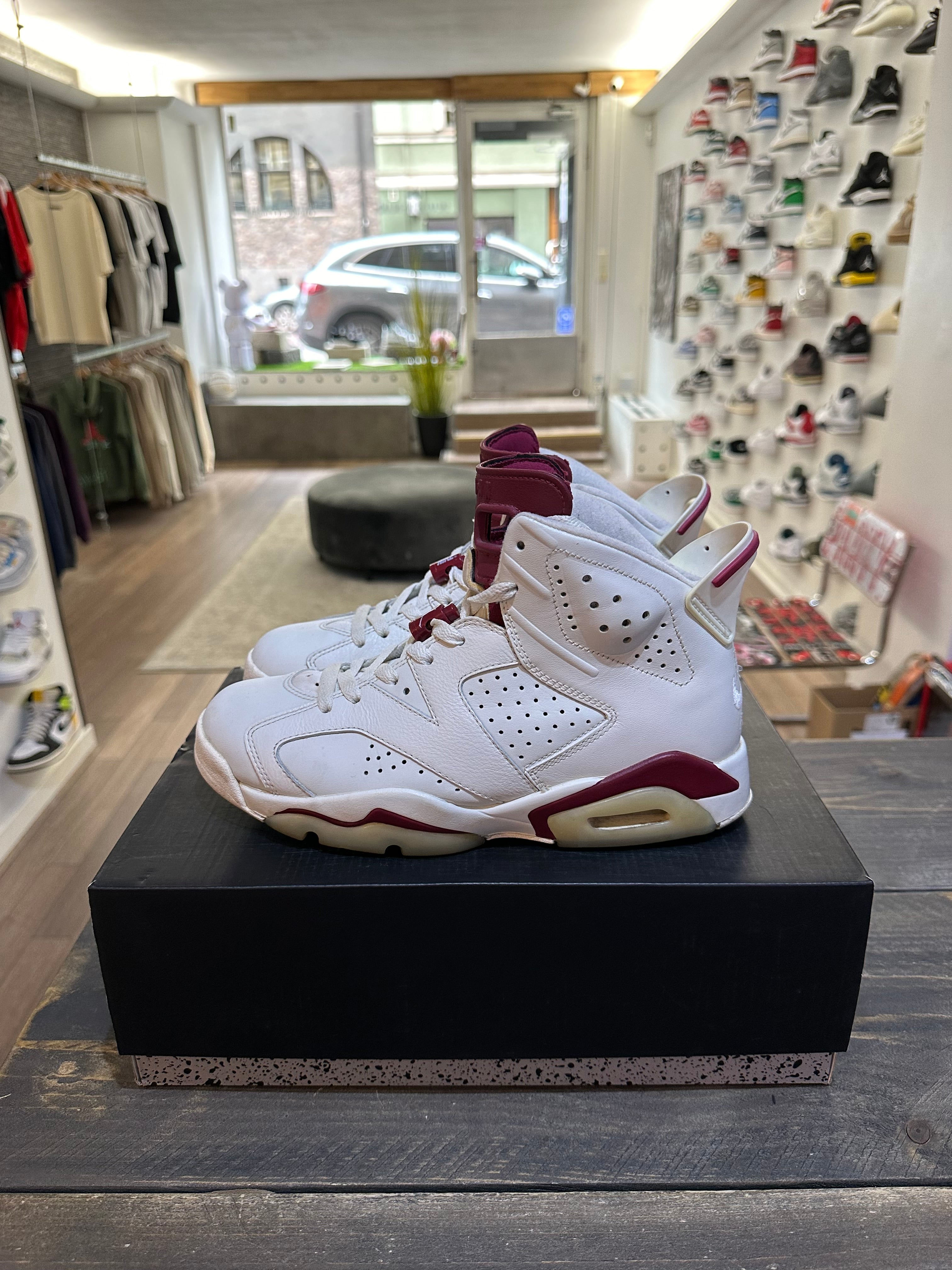 Jordan 6 Retro Maroon (Eu: 40) 