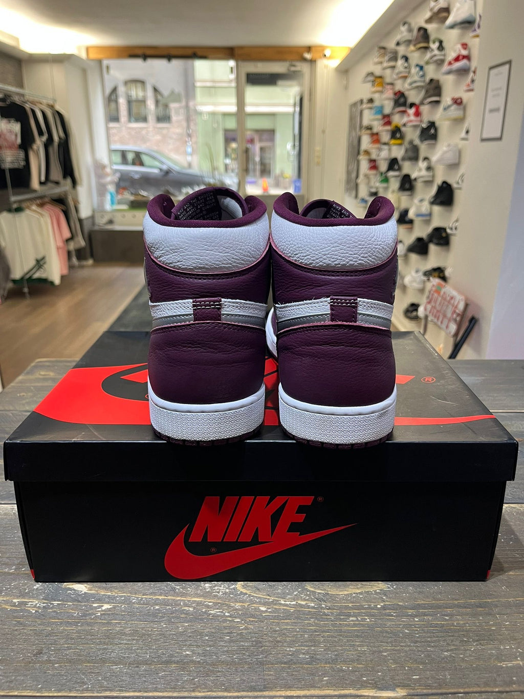 Jordan 1 Retro High OG Bordeaux (Eu: 47,5)