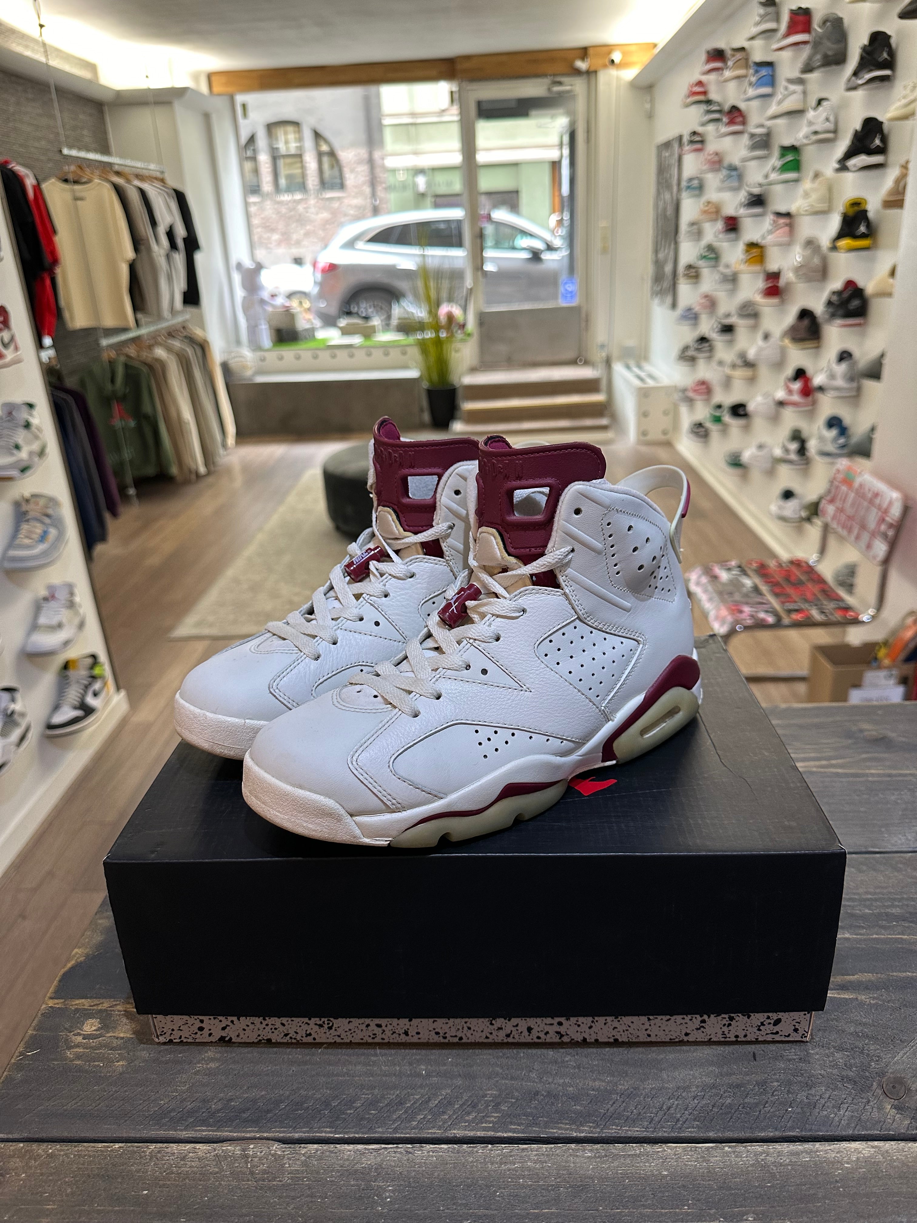 Jordan 6 Retro Maroon (Eu: 40) 