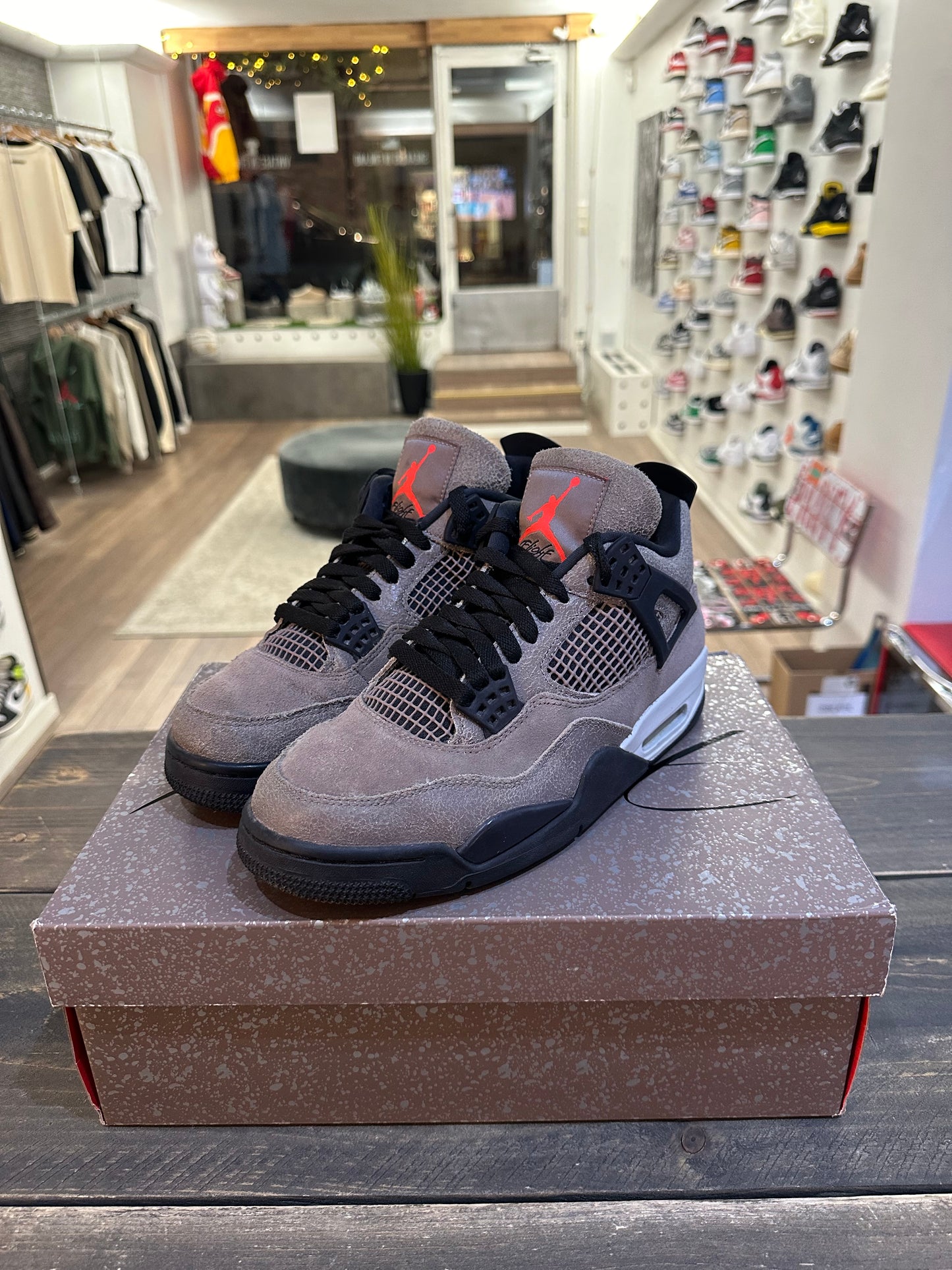 Jordan 4 Retro Taupe Haze (Eu: 41)