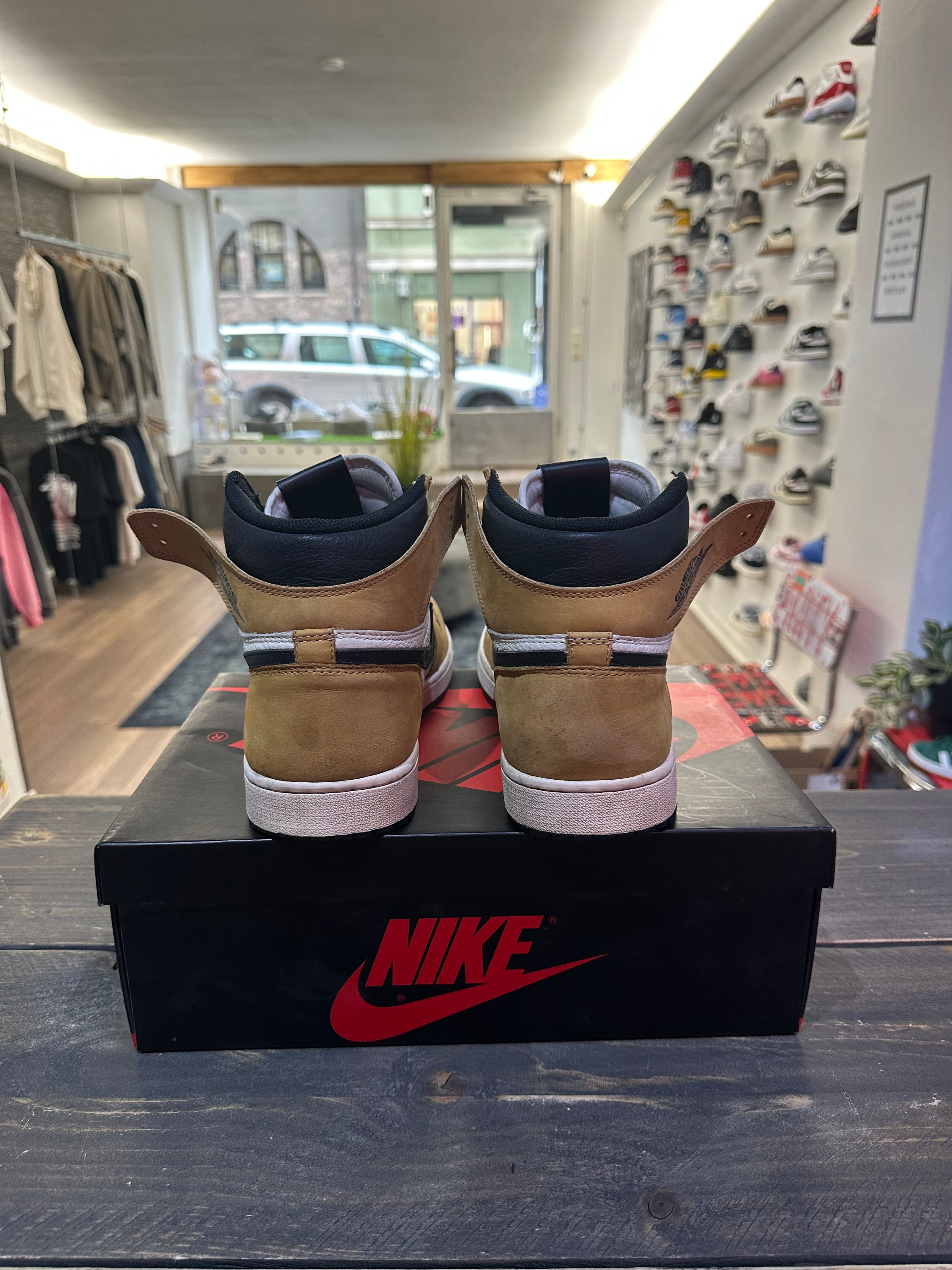 Jordan 1 Retro High Rookie of the Year (Eu:46)