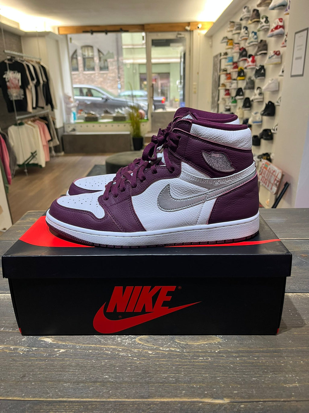 Jordan 1 Retro High OG Bordeaux (Eu: 47,5)