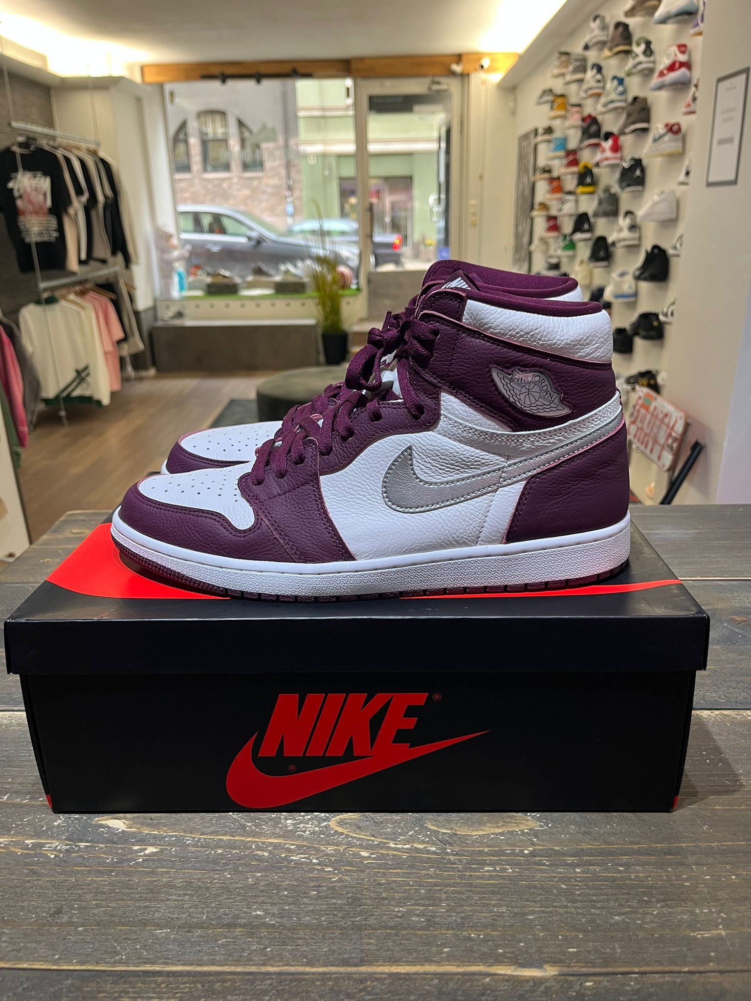 Jordan 1 Retro High OG Bordeaux (Eu: 47,5)