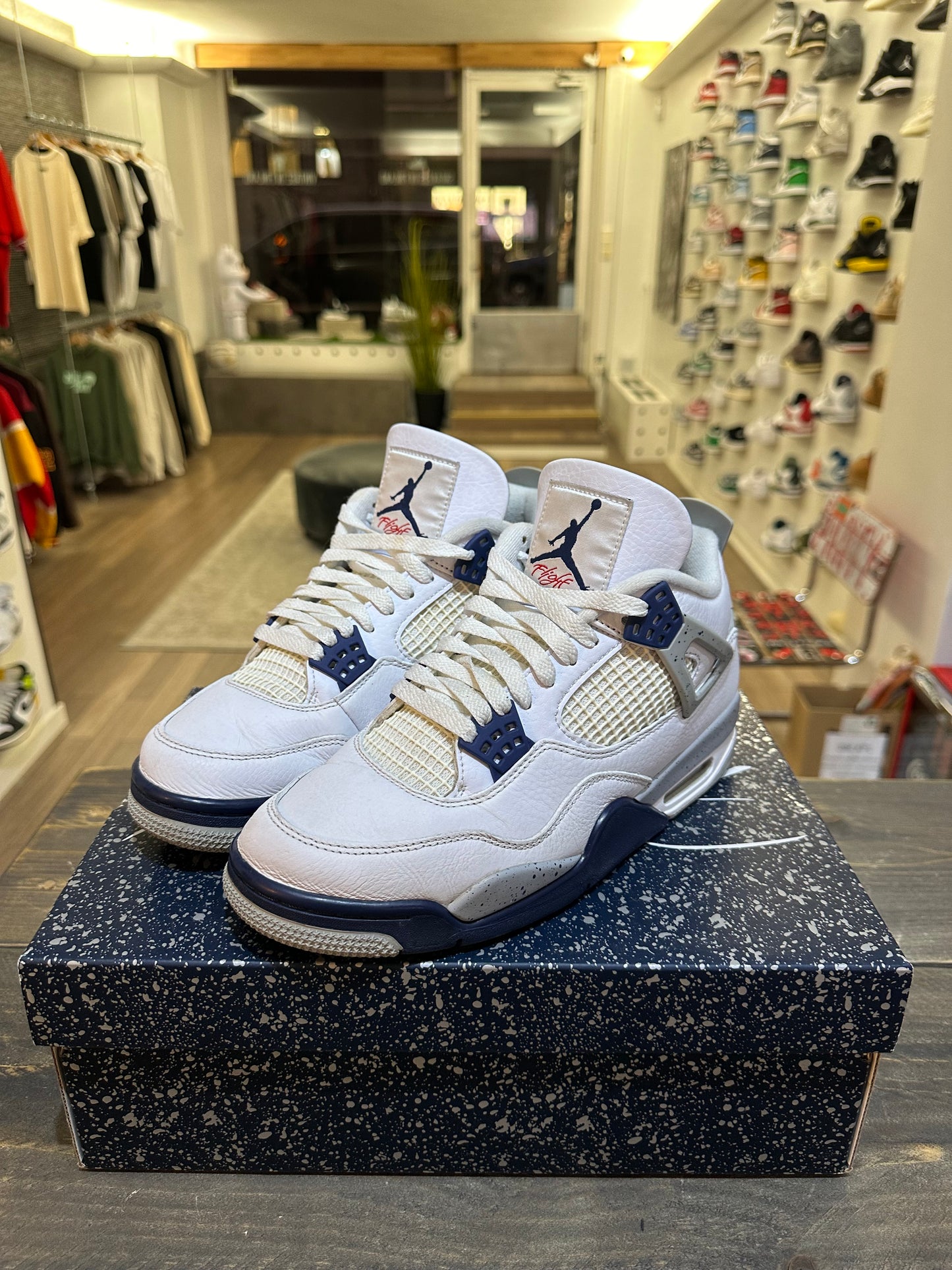 Jordan 4 Retro Midnight Navy (Eu:42)