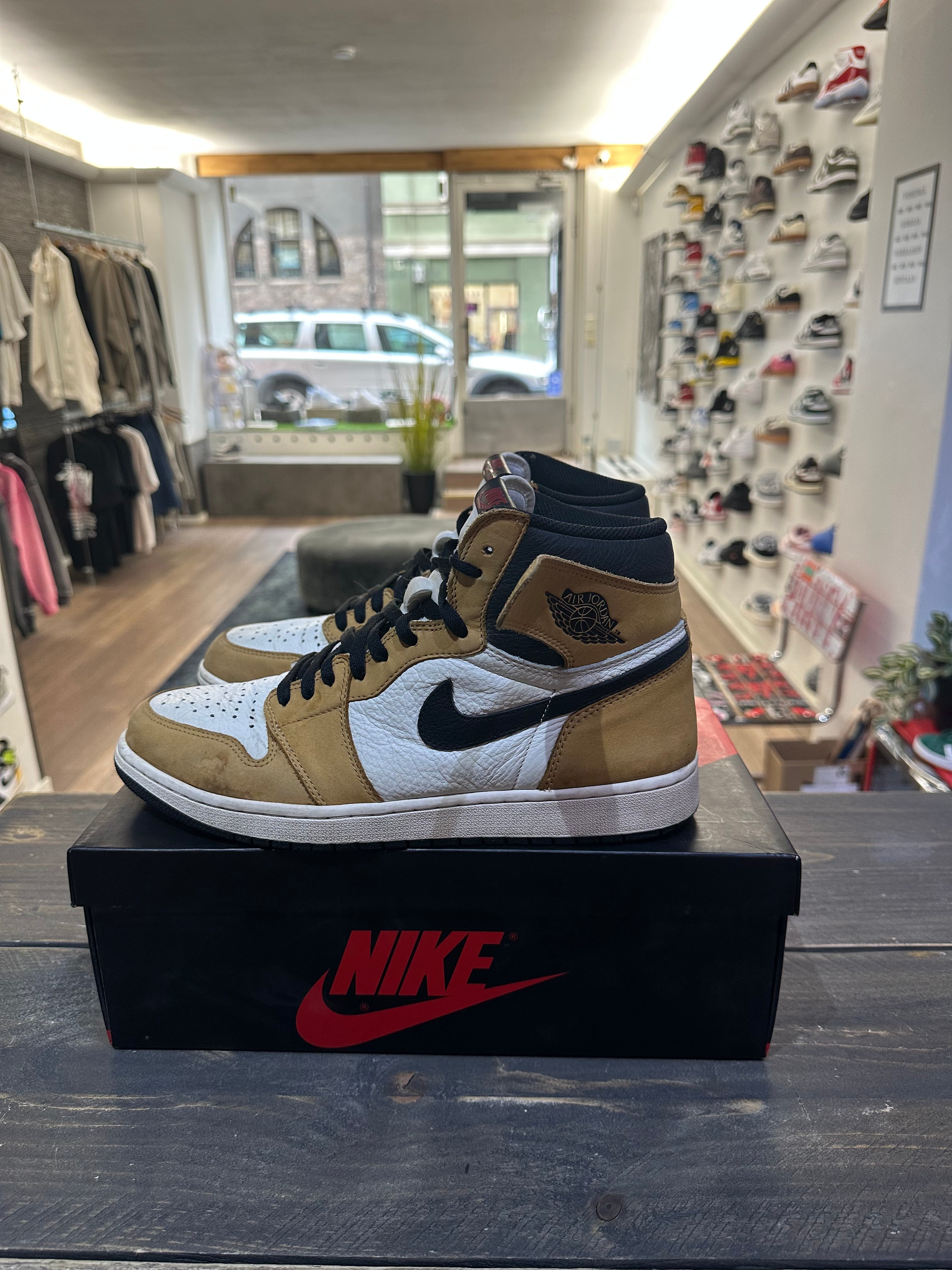 Jordan 1 Retro High Rookie of the Year (Eu:46)