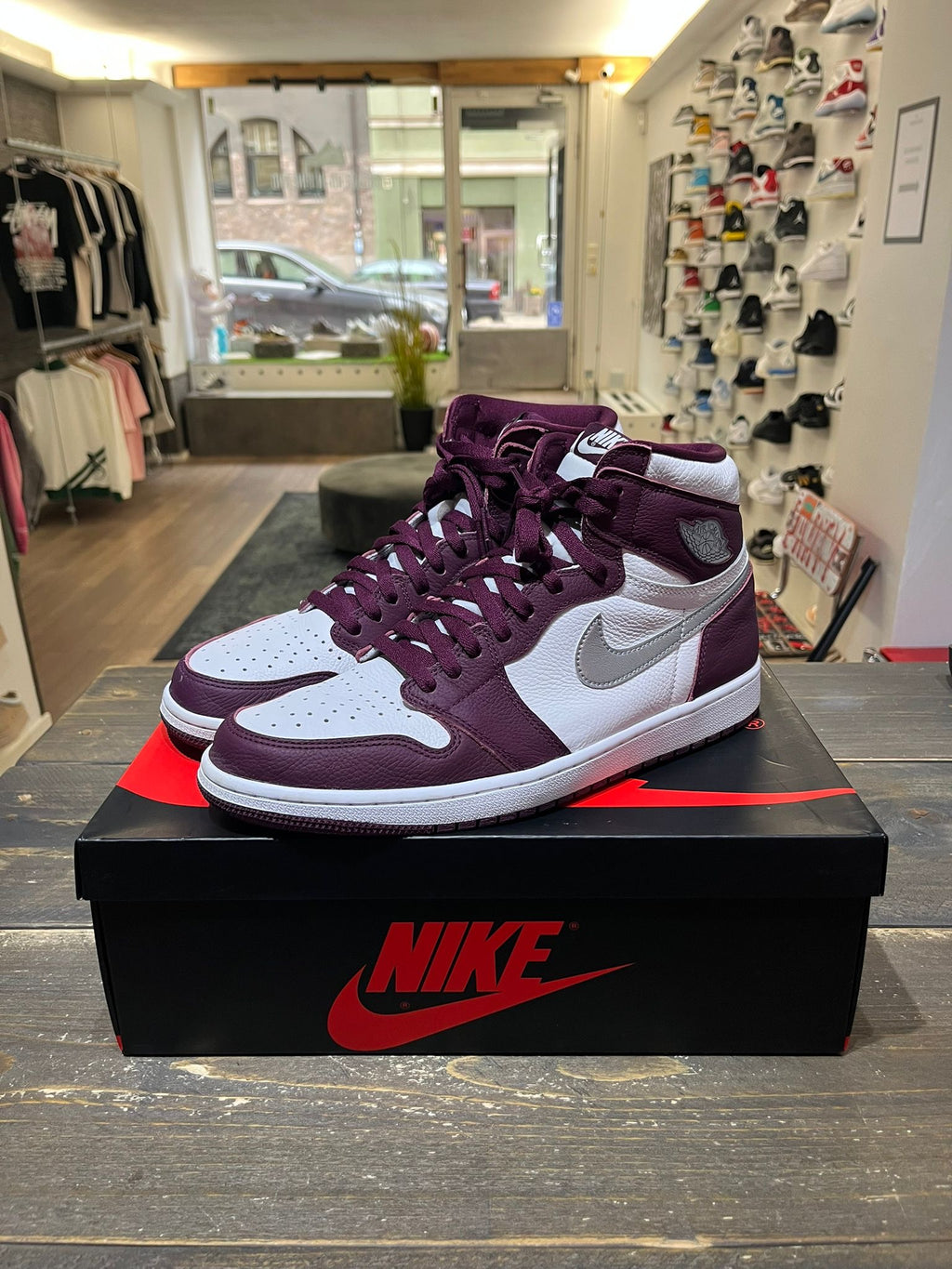 Jordan 1 Retro High OG Bordeaux (Eu: 47,5)