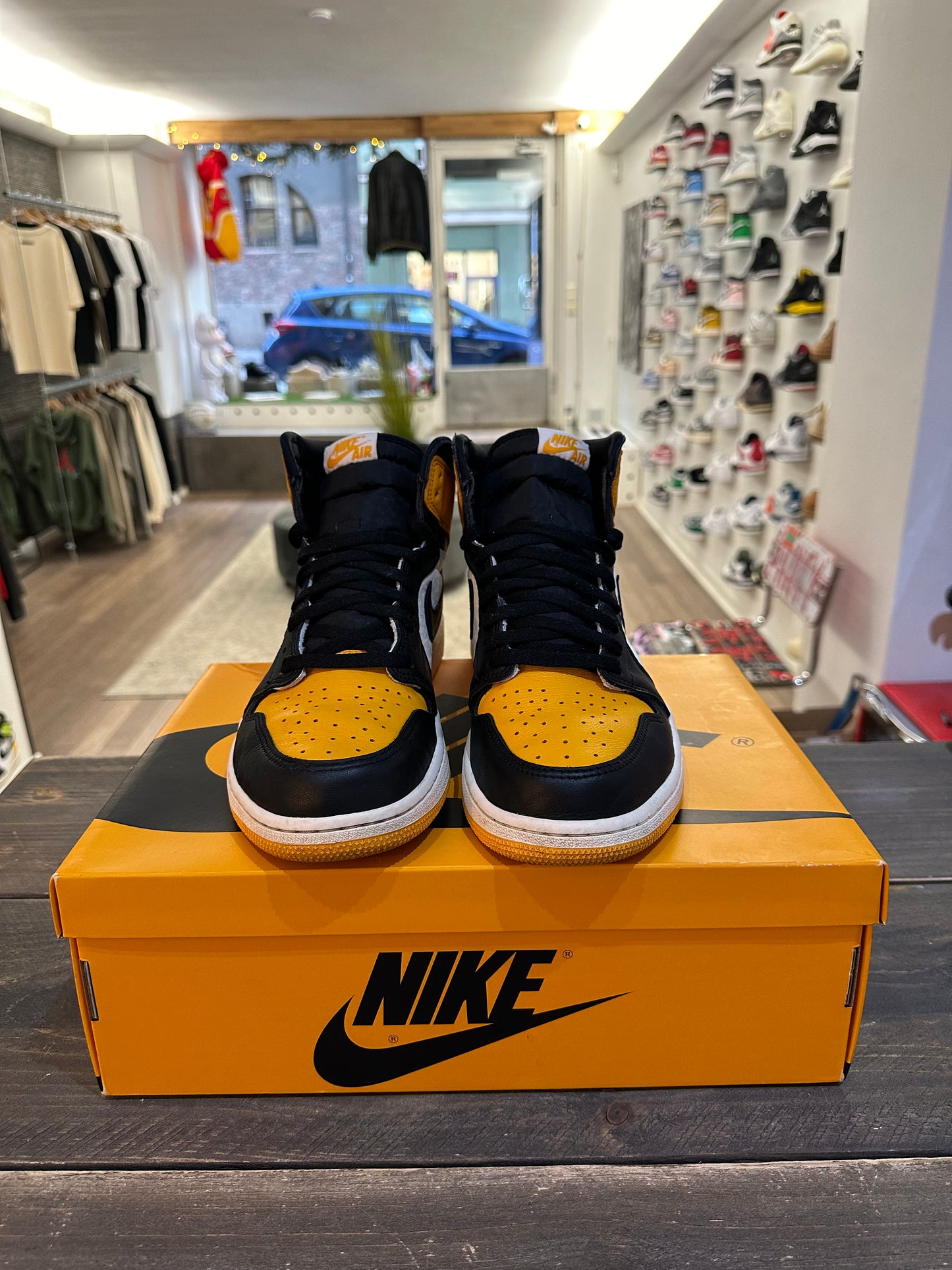 Jordan 1 Retro High OG Yellow Toe (Eu:47,5)