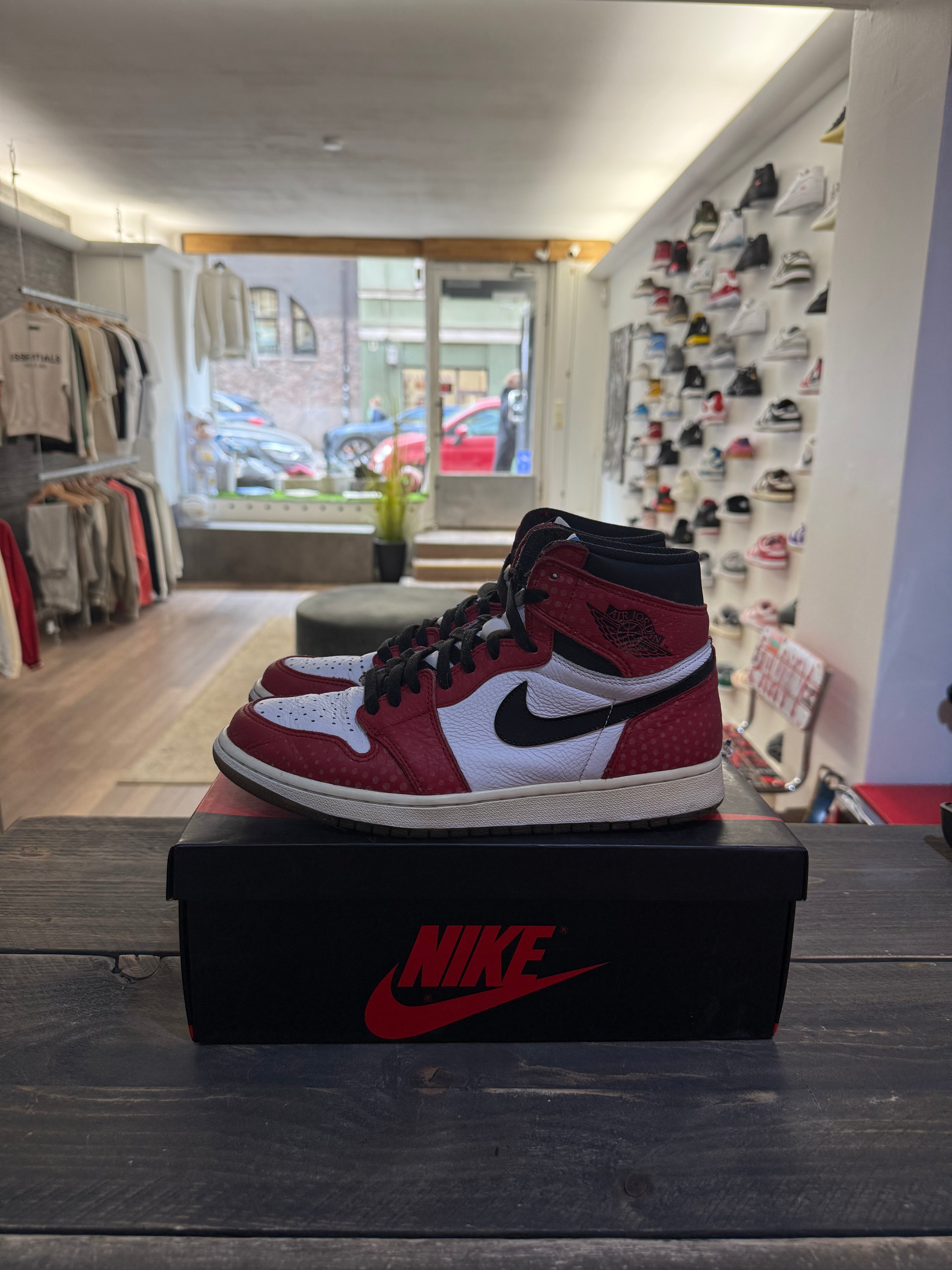 Jordan 1 Retro High Spider-Man Origin Story (Eu: 43)